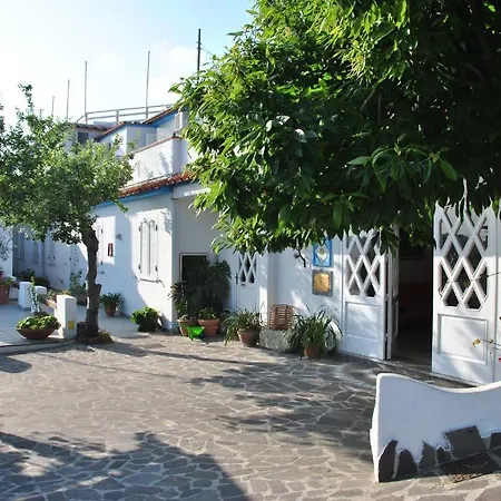 Country Club Hotel