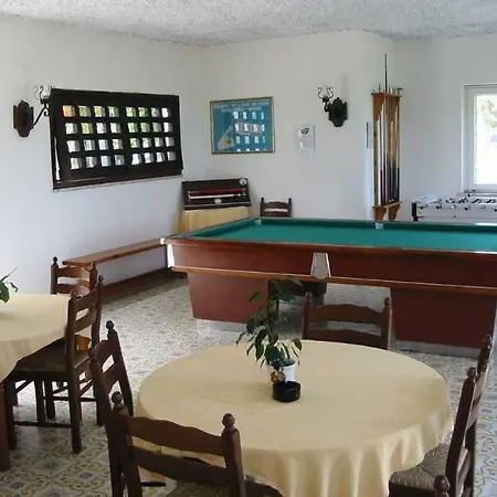 Country Club Hotel 3*