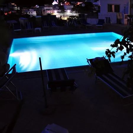 Country Club Hotel 3*